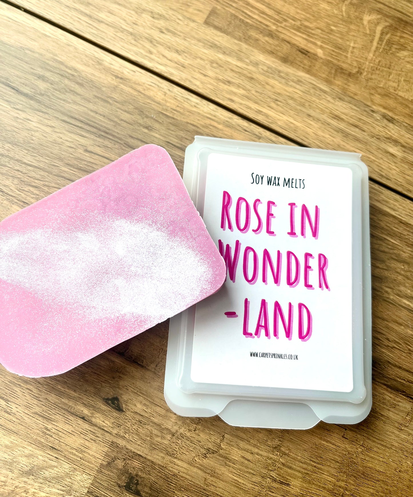 Rose in wonderland luxury soy wax melts - highly scented,heart clamshell 80gram.