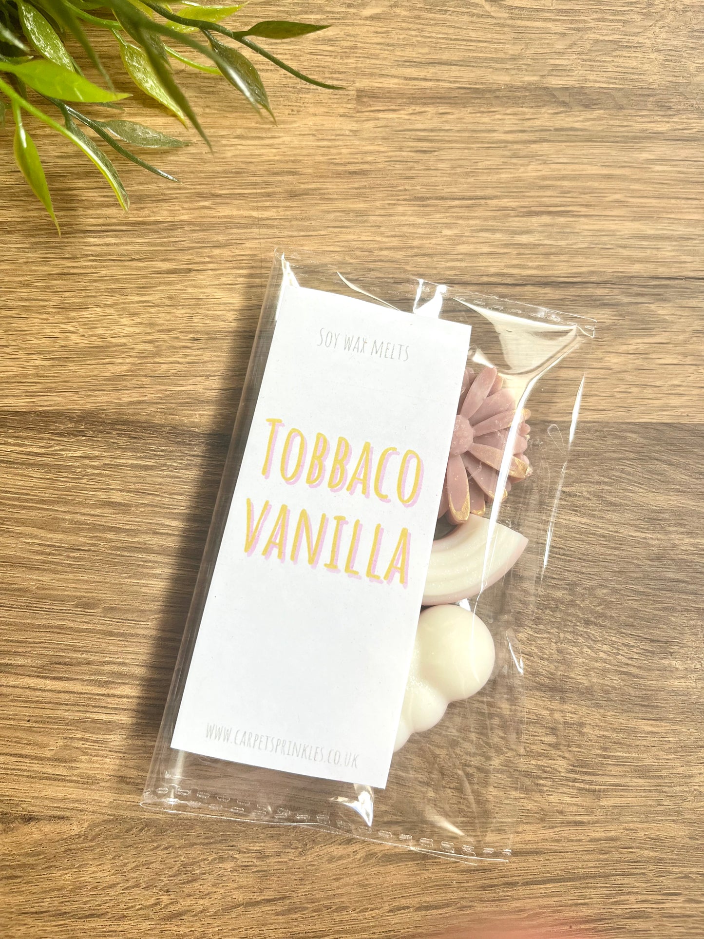Tobacco & Vanilla luxury soy wax melts - highly scented,heart clamshell 80gram.