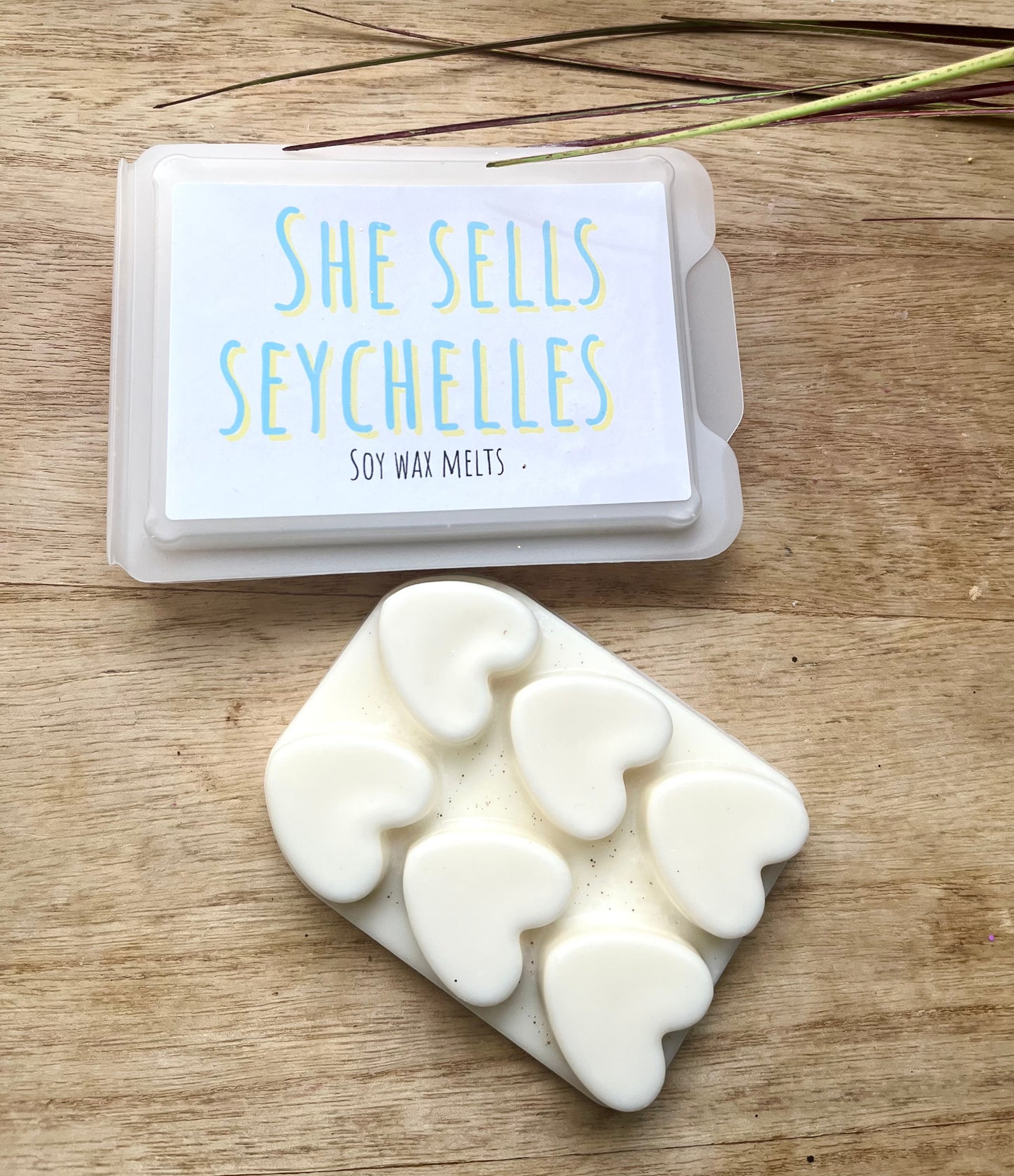 Seychelles luxury soy wax melts - highly scented,heart clamshell 80gram.