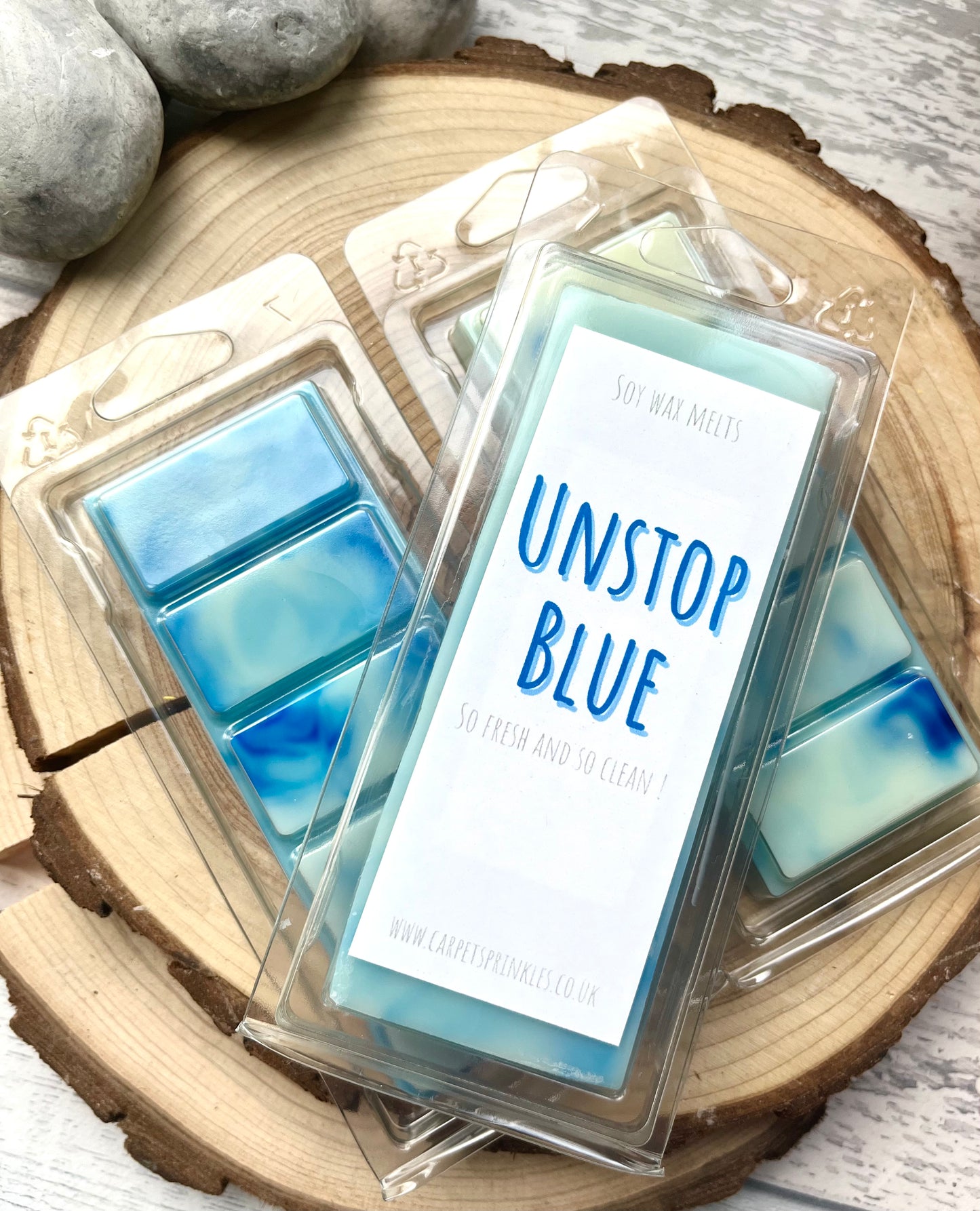 Unstoppablue ( fresh) luxury soy wax melts - highly scented,heart clamshell 80gram.